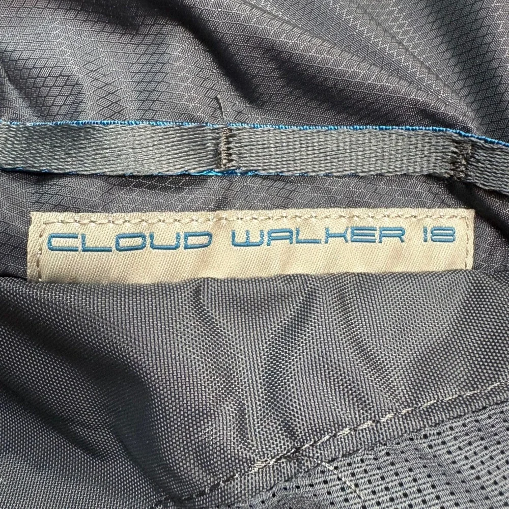 CamelBak Cloud Walker 18 Hydration Backpack 2L Reservoir – Gray Hiking‎ Daypack